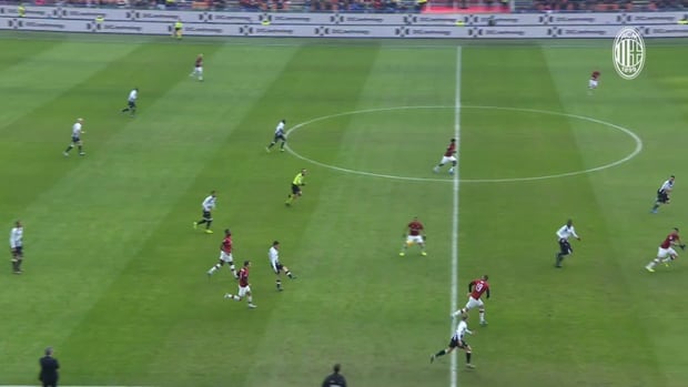 Rebic scores dramatic late winner to down Udinese
